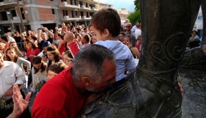 2014_with Leonidas at the statue